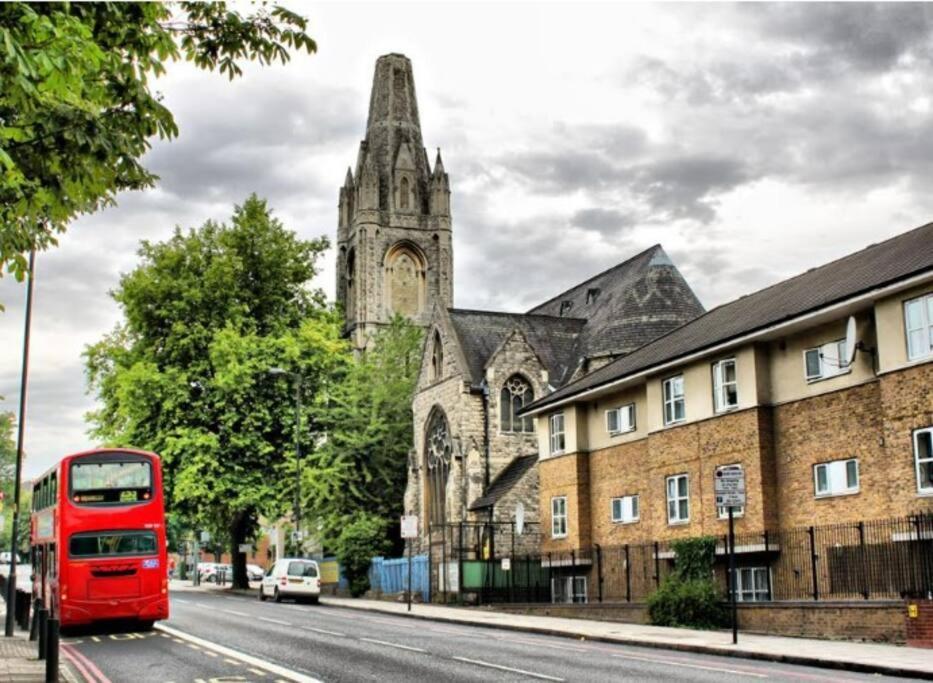 Functional Double With An Ensuite Toilet And Shower Near Tube And Bus Stations London Ngoại thất bức ảnh