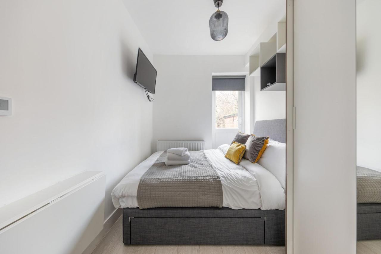 Functional Double With An Ensuite Toilet And Shower Near Tube And Bus Stations London Ngoại thất bức ảnh